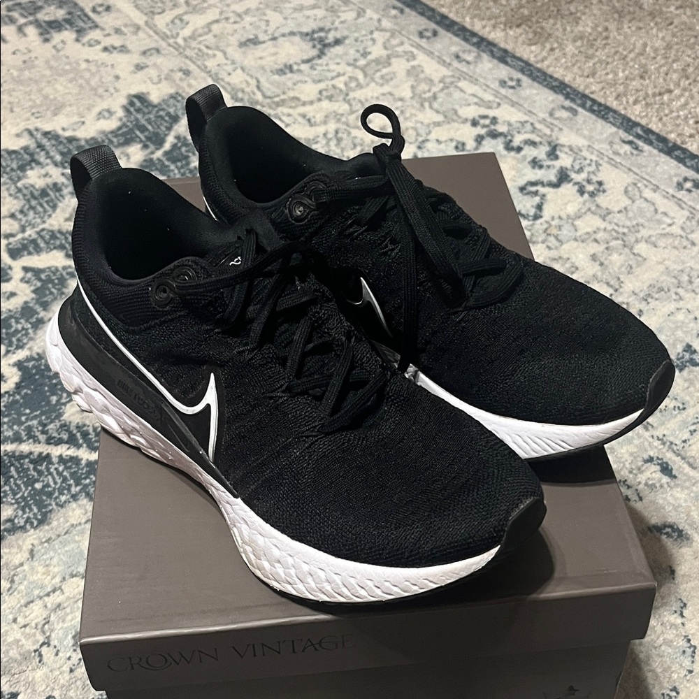 Nike Black and White Athletic Shoes